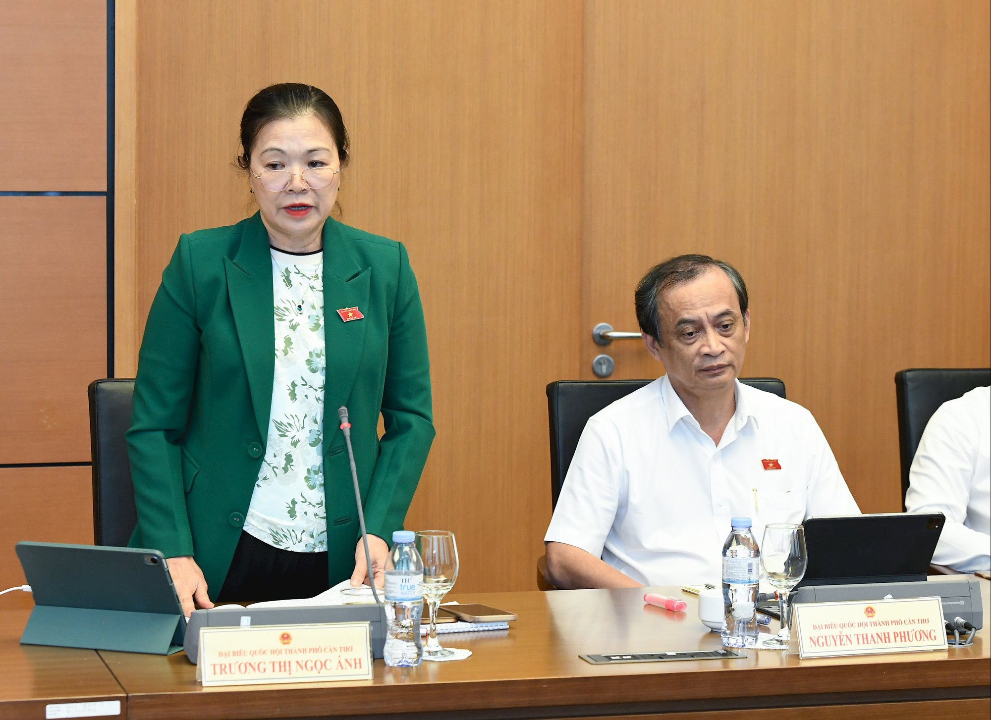 Đại biểu Quốc hội kiến nghị bỏ mô hình Đại học vùng, tinh gọn bộ máy, xoá cấp trung gian- Ảnh 5.