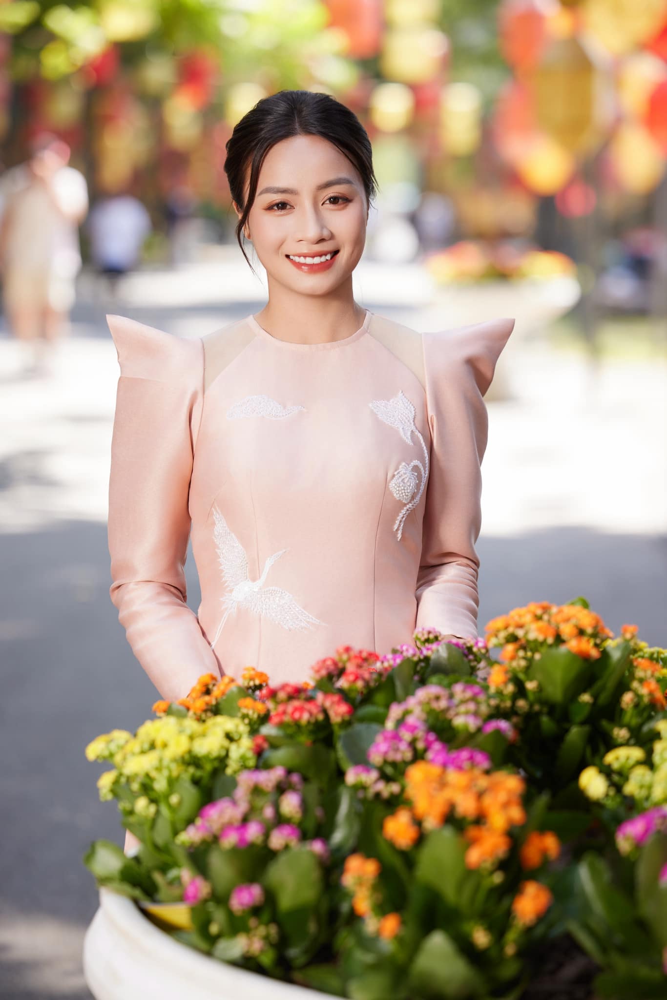 Bàn chân biến dạng của hot girl bóng đá Hoàng Thị Loan gây xôn xao- Ảnh 4. Bàn chân biến dạng của hot girl bóng đá Hoàng Thị Loan gây xôn xao- Ảnh 4.