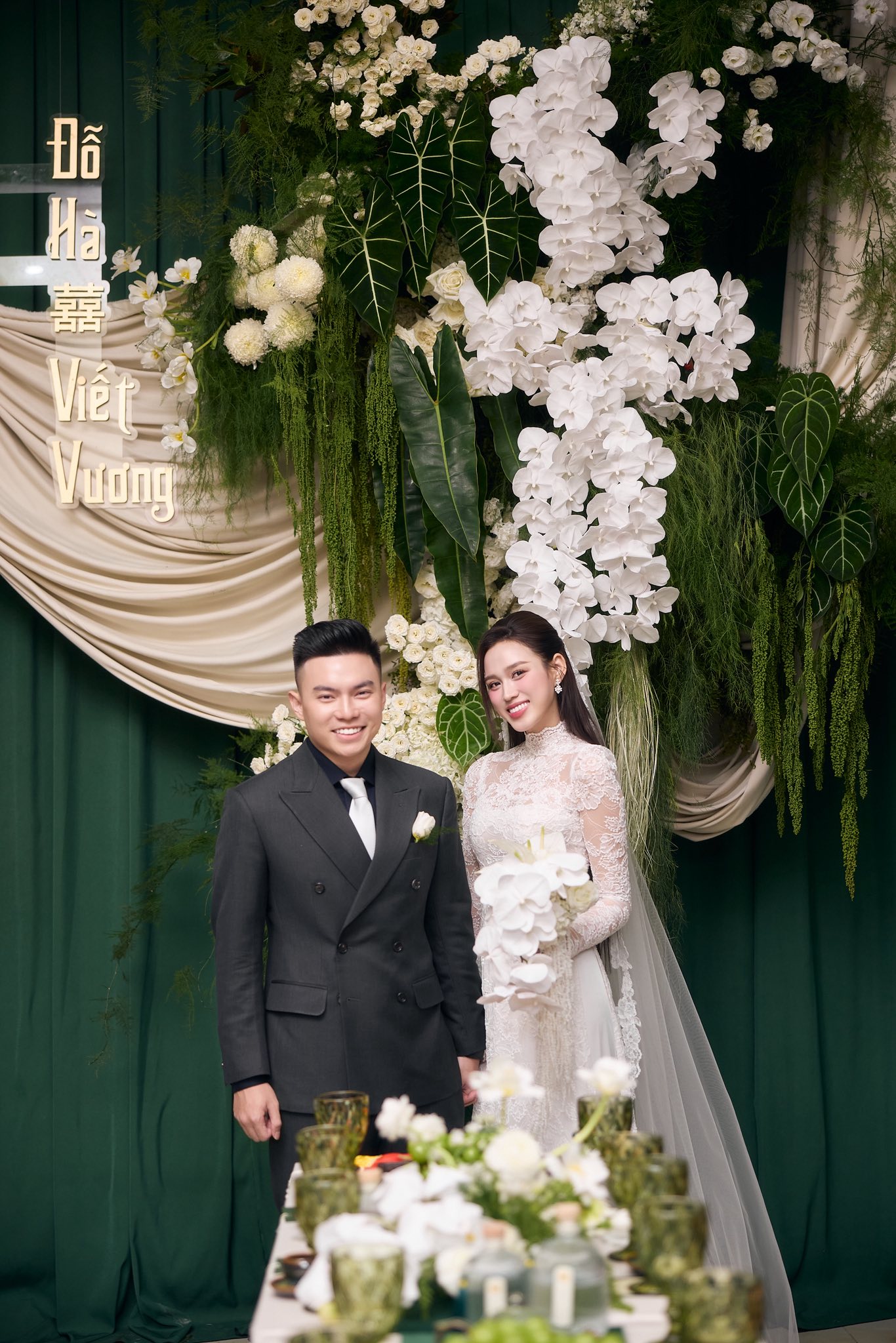Lý giải cơn sốt đám cưới Viết Vương - Hoa hậu Đỗ Hà ở quê nhà Thanh Hóa, Quảng Trị- Ảnh 8. Lý giải cơn sốt đám cưới Viết Vương - Hoa hậu Đỗ Hà ở quê nhà Thanh Hóa, Quảng Trị- Ảnh 8.