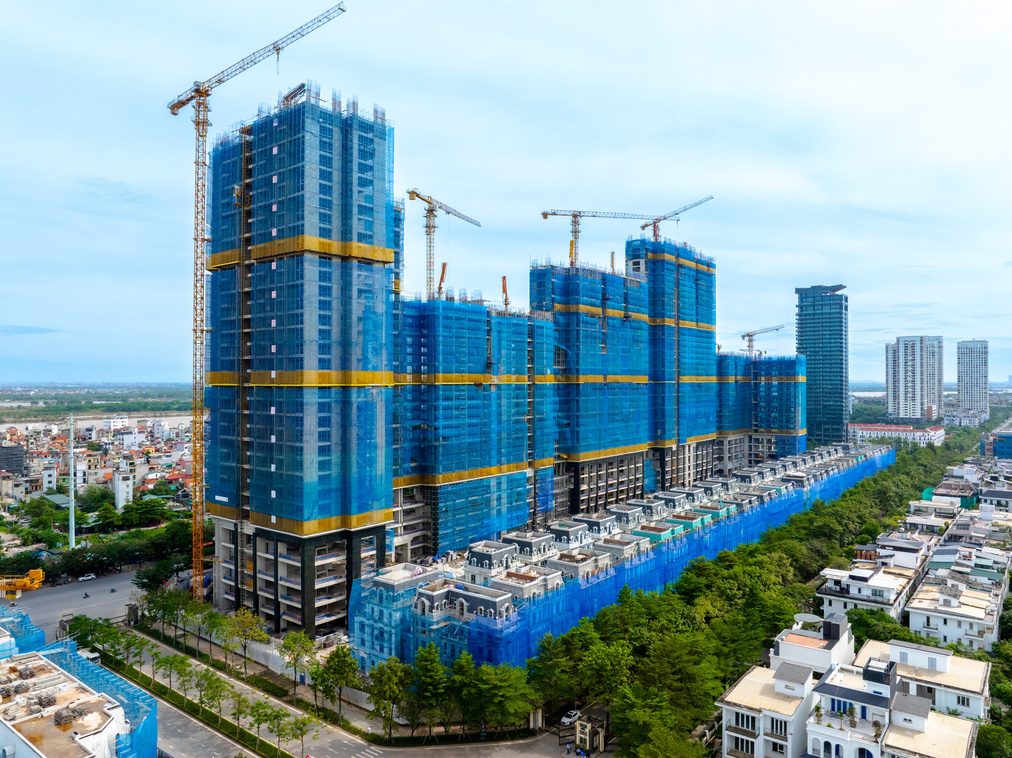 Soi tiến độ hai dự án hàng hiệu Noble Crystal của Sunshine Group tại Hà Nội- Ảnh 1. Soi tiến độ hai dự án hàng hiệu Noble Crystal của Sunshine Group tại Hà Nội- Ảnh 1.