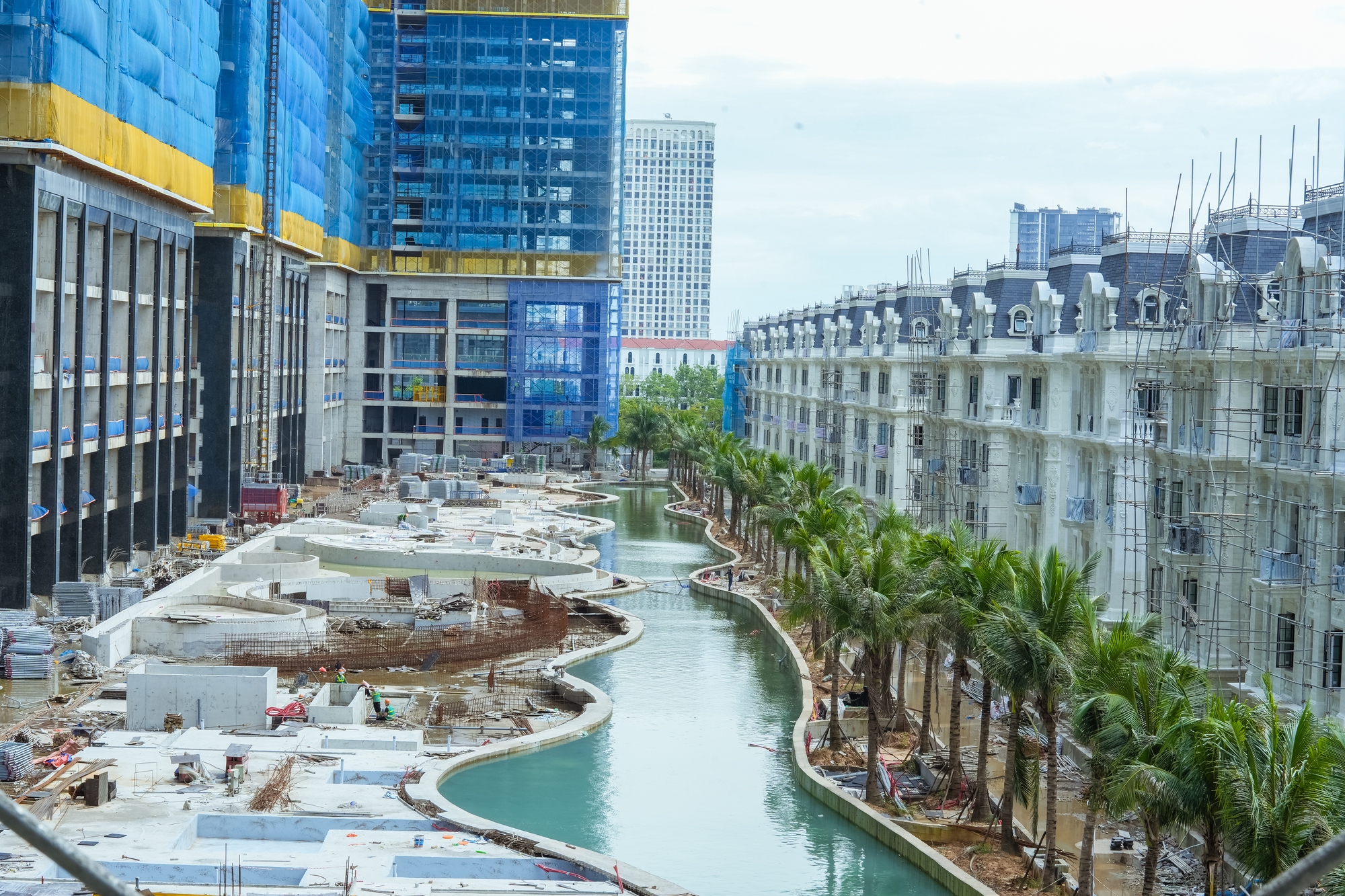 Soi tiến độ hai dự án hàng hiệu Noble Crystal của Sunshine Group tại Hà Nội- Ảnh 3. Soi tiến độ hai dự án hàng hiệu Noble Crystal của Sunshine Group tại Hà Nội- Ảnh 3.