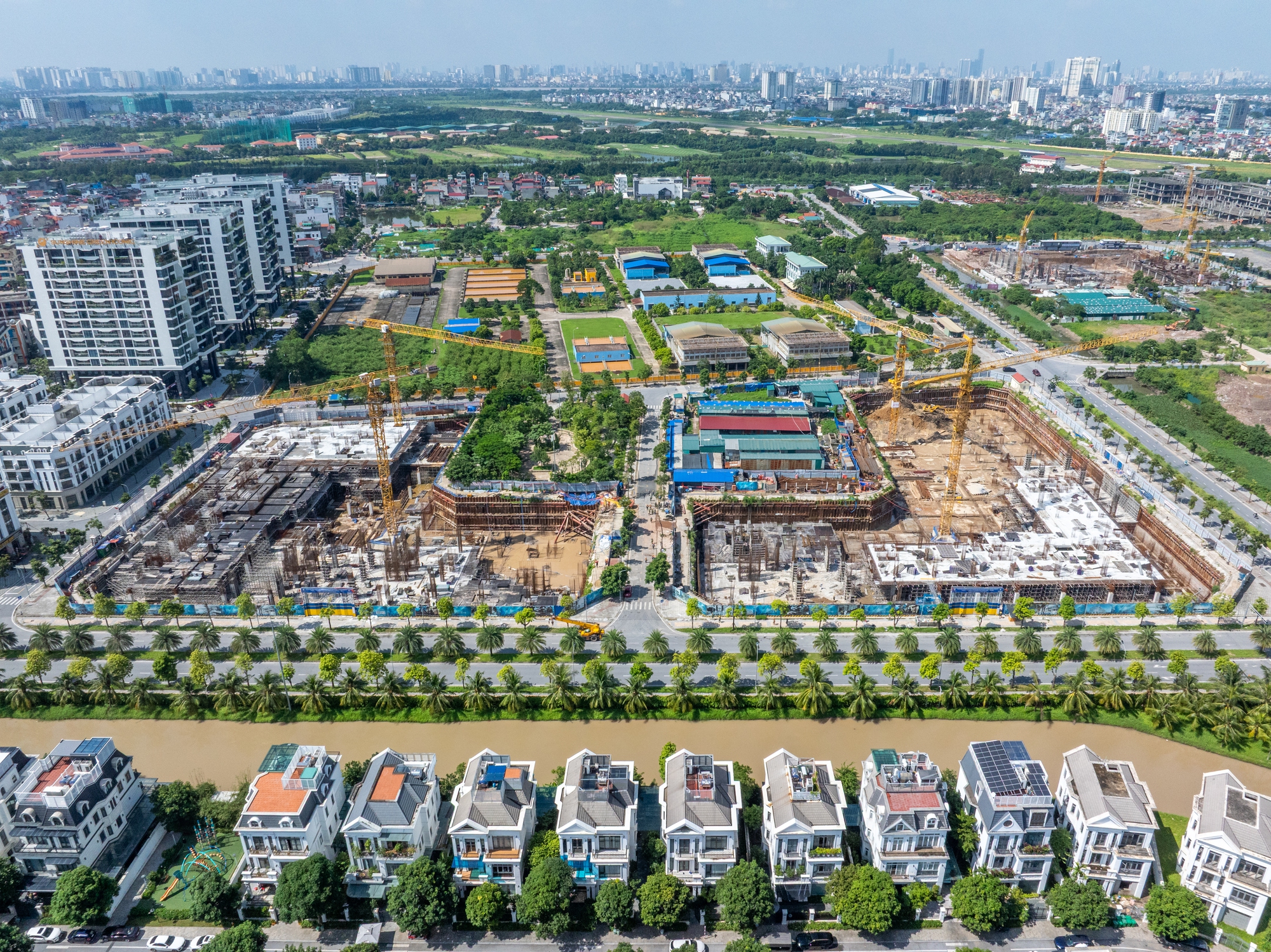 Soi tiến độ hai dự án hàng hiệu Noble Crystal của Sunshine Group tại Hà Nội- Ảnh 4. Soi tiến độ hai dự án hàng hiệu Noble Crystal của Sunshine Group tại Hà Nội- Ảnh 4.