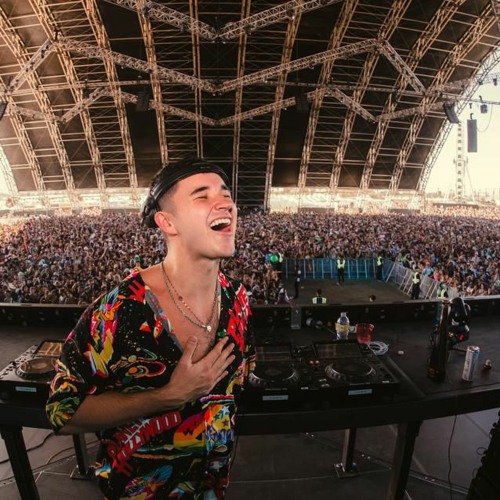 Kế toán công ty Big4 bỏ việc đi làm DJ, biểu diễn trước 800.000 người: Thu nhập 1 đêm diễn bằng lương cả đời làm kế toán- Ảnh 2. Kế toán công ty Big4 bỏ việc đi làm DJ, biểu diễn trước 800.000 người: Thu nhập 1 đêm diễn bằng lương cả đời làm kế toán- Ảnh 2.