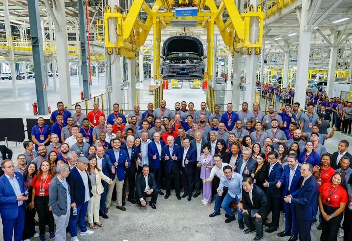 Tổng thống Brazil được tặng chiếc xe thứ 14 triệu của BYD- Ảnh 2.