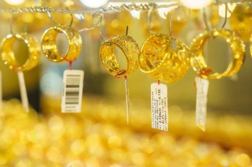 Giá vàng nhẫn giảm tới hơn 7 triệu đồng/lượng, chuyên gia dự báo bất ngờ?- Ảnh 1. Giá vàng nhẫn giảm tới hơn 7 triệu đồng/lượng, chuyên gia dự báo bất ngờ?- Ảnh 1.