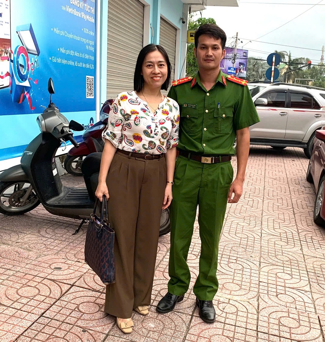 Cán bộ công an xã bất ngờ nhận được 500 triệu đồng: Chỉ huy và ngân hàng cùng vào cuộc xác minh nguồn gốc- Ảnh 1. Cán bộ công an xã bất ngờ nhận được 500 triệu đồng: Chỉ huy và ngân hàng cùng vào cuộc xác minh nguồn gốc- Ảnh 1.