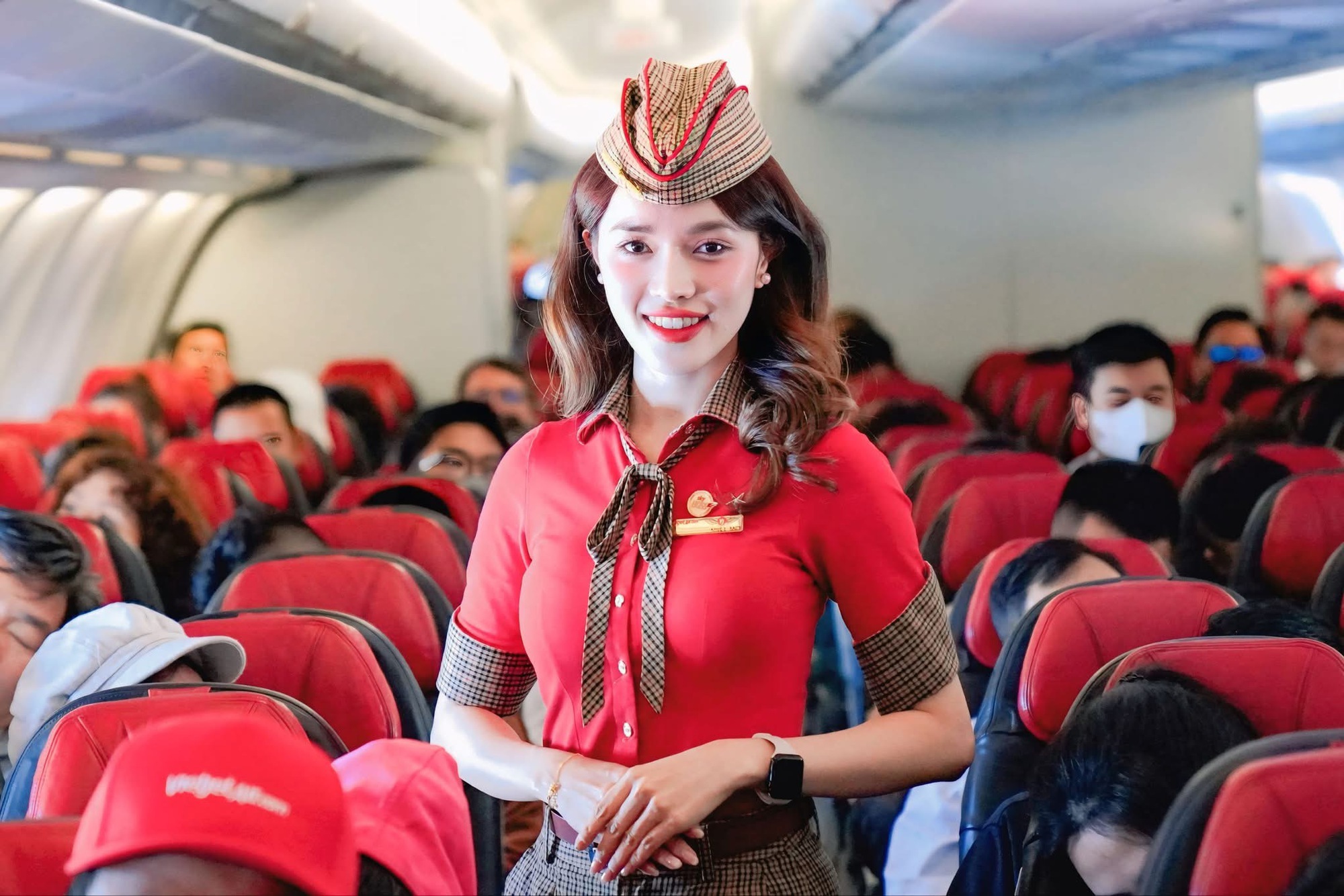 Đồng phục Vietjet Air được dân quốc tế khen nức nở vì đẹp- Ảnh 6. Đồng phục Vietjet Air được dân quốc tế khen nức nở vì đẹp- Ảnh 6.