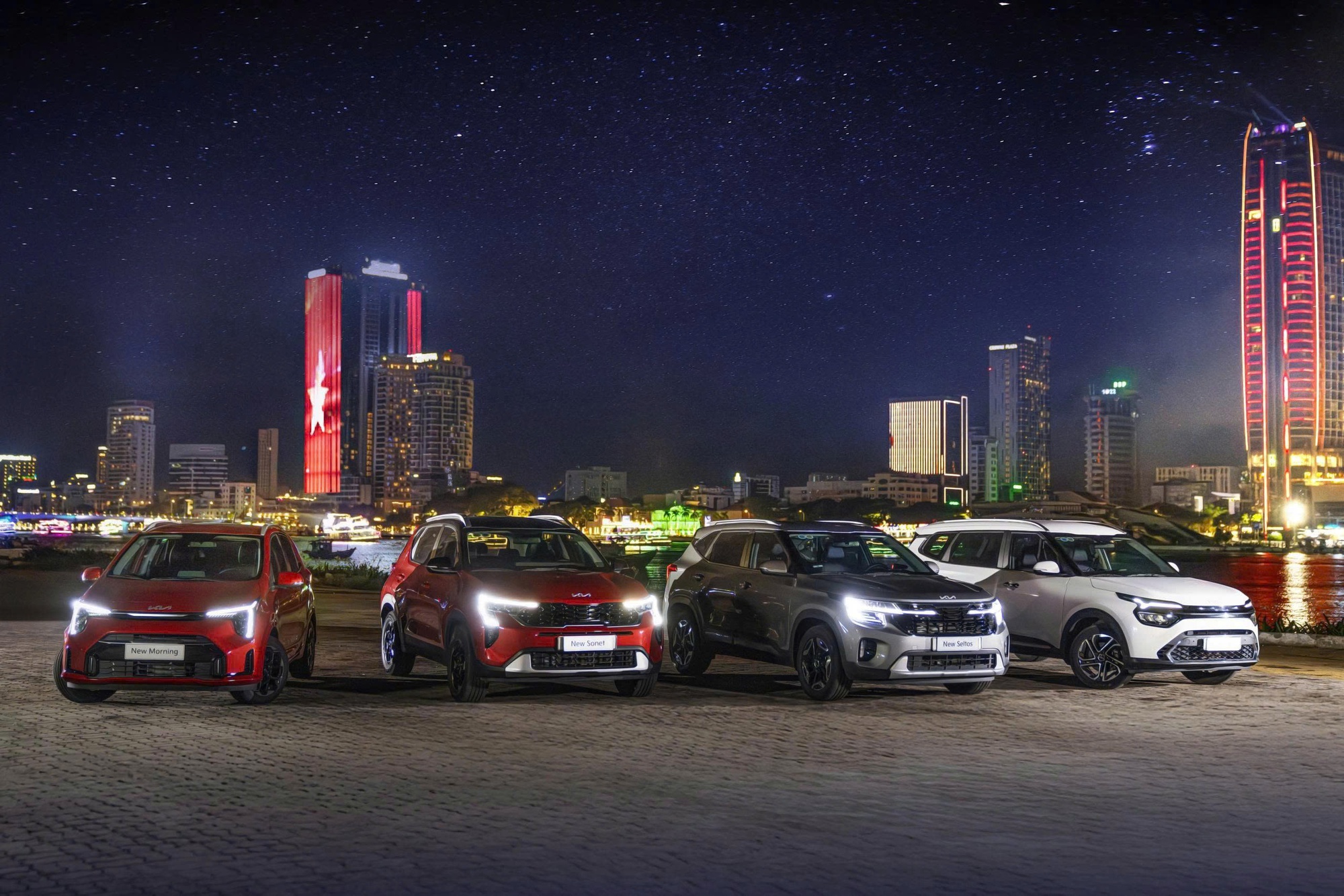 Kia mang dàn xe hot tới Hà Nội: Có Carnival mới và cả loạt SUV khắp các phân khúc- Ảnh 1. Kia mang dàn xe hot tới Hà Nội: Có Carnival mới và cả loạt SUV khắp các phân khúc- Ảnh 1.