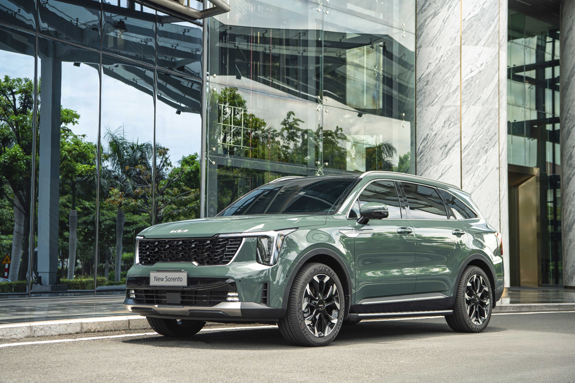 Kia mang dàn xe hot tới Hà Nội: Có Carnival mới và cả loạt SUV khắp các phân khúc- Ảnh 2. Kia mang dàn xe hot tới Hà Nội: Có Carnival mới và cả loạt SUV khắp các phân khúc- Ảnh 2.