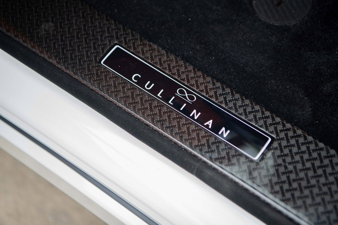 Cận cảnh Rolls-Royce Cullinan Black Badge 2025 đầu tiên về Việt Nam- Ảnh 18. Cận cảnh Rolls-Royce Cullinan Black Badge 2025 đầu tiên về Việt Nam- Ảnh 18.