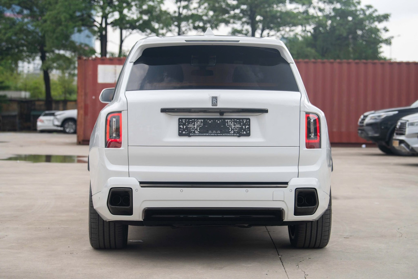Cận cảnh Rolls-Royce Cullinan Black Badge 2025 đầu tiên về Việt Nam- Ảnh 6. Cận cảnh Rolls-Royce Cullinan Black Badge 2025 đầu tiên về Việt Nam- Ảnh 6.