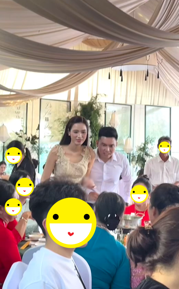 Lý giải cơn sốt đám cưới Viết Vương - Hoa hậu Đỗ Hà ở quê nhà Thanh Hóa, Quảng Trị- Ảnh 6. Lý giải cơn sốt đám cưới Viết Vương - Hoa hậu Đỗ Hà ở quê nhà Thanh Hóa, Quảng Trị- Ảnh 6.