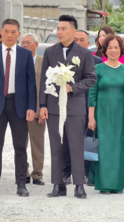 Lý giải cơn sốt đám cưới Viết Vương - Hoa hậu Đỗ Hà ở quê nhà Thanh Hóa, Quảng Trị- Ảnh 12. Lý giải cơn sốt đám cưới Viết Vương - Hoa hậu Đỗ Hà ở quê nhà Thanh Hóa, Quảng Trị- Ảnh 12.