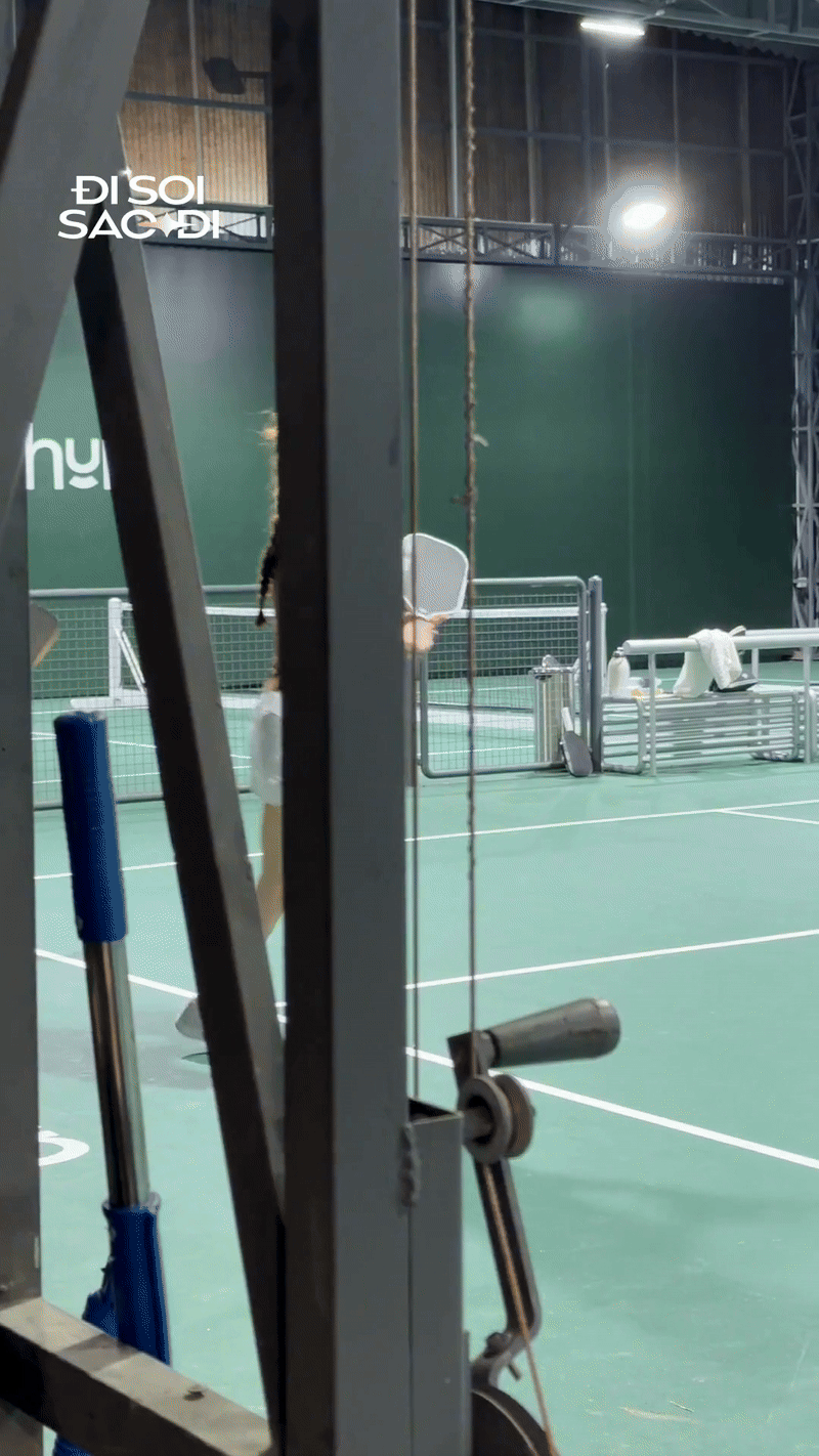 Tóm dính Hồ Ngọc Hà trên sân pickleball: Đôi Tóm dính Hồ Ngọc Hà trên sân pickleball: Đôi