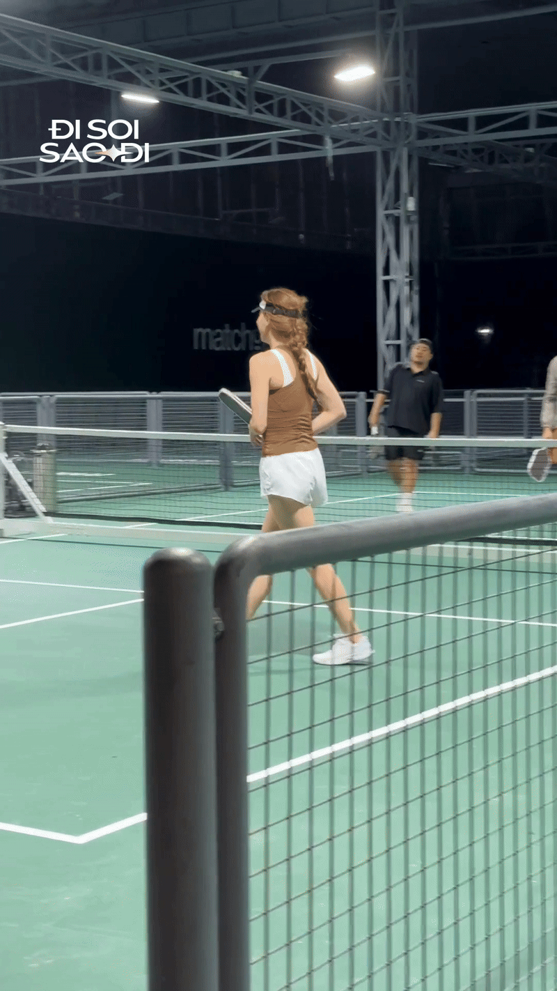 Tóm dính Hồ Ngọc Hà trên sân pickleball: Đôi Tóm dính Hồ Ngọc Hà trên sân pickleball: Đôi
