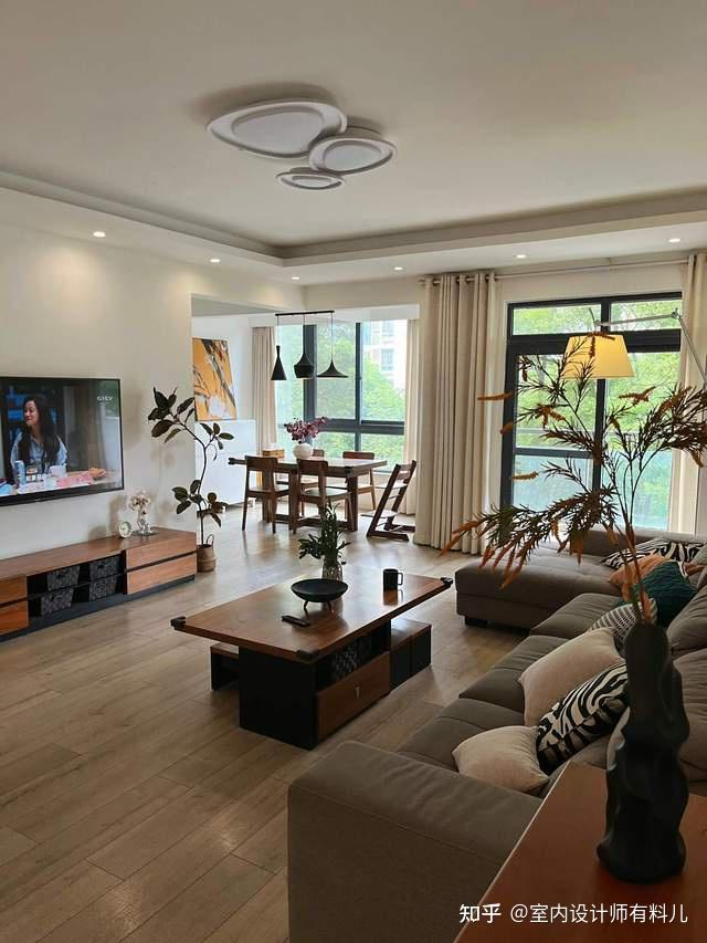 48 tuổi, tôi rời căn hộ cao tầng để sống ở khu chung cư cũ - và bất ngờ tìm lại hạnh phúc thật sự- Ảnh 3. 48 tuổi, tôi rời căn hộ cao tầng để sống ở khu chung cư cũ - và bất ngờ tìm lại hạnh phúc thật sự- Ảnh 3.