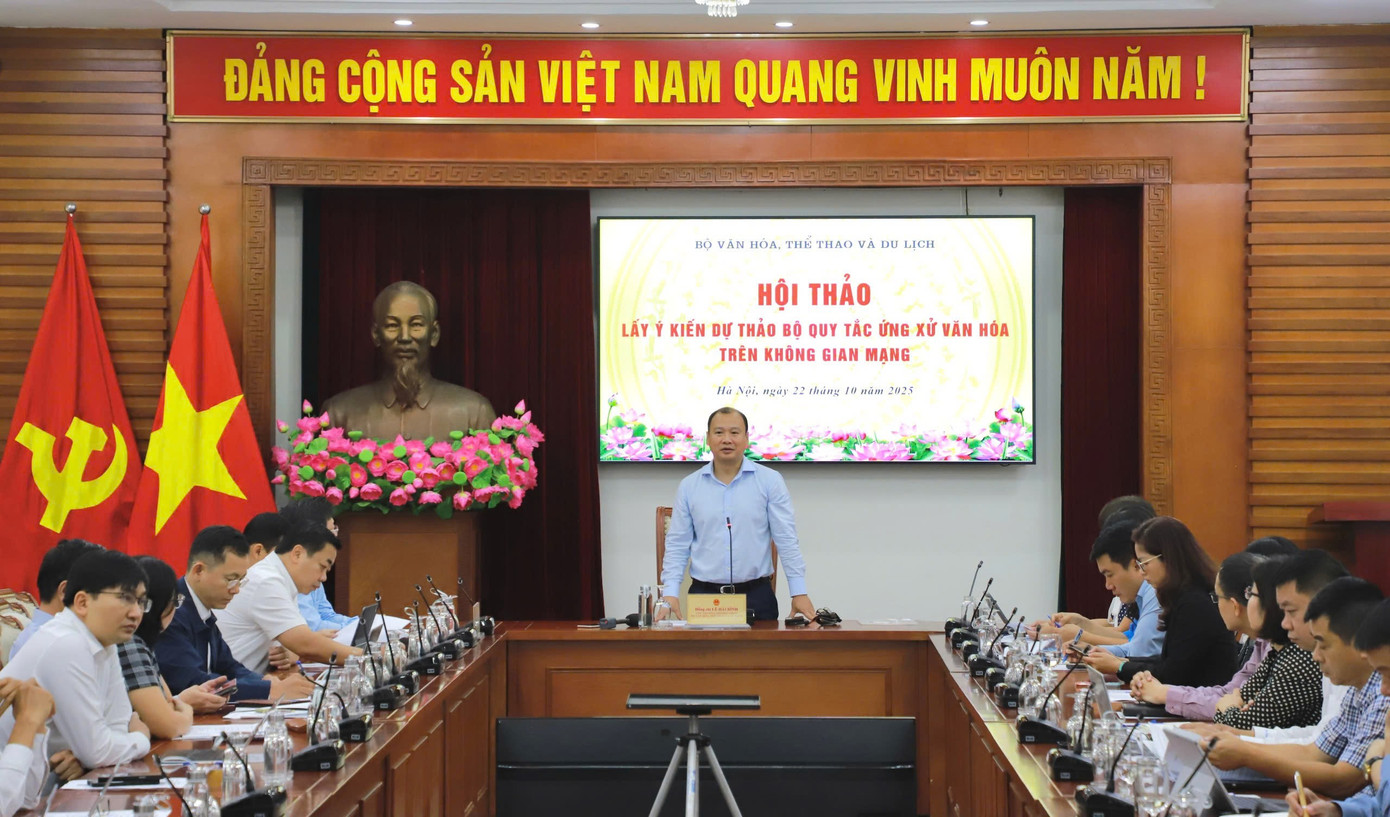 NSND Xuân Bắc: 'Ai cũng có thể làm đạo diễn, diễn viên, biên tập viên trên mạng'- Ảnh 1. NSND Xuân Bắc: 'Ai cũng có thể làm đạo diễn, diễn viên, biên tập viên trên mạng'- Ảnh 1.
