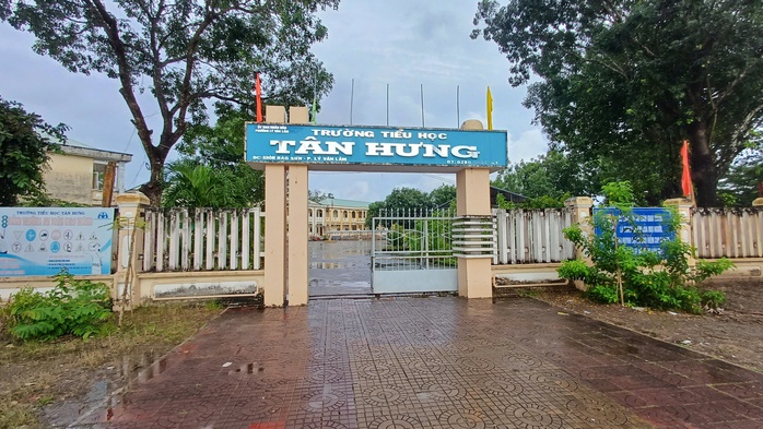 Hiệu trưởng trường tiểu học ở Cà Mau nói về việc bị giáo viên "tố" chèn ép- Ảnh 1. Hiệu trưởng trường tiểu học ở Cà Mau nói về việc bị giáo viên "tố" chèn ép- Ảnh 1.