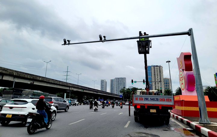 Công an Hà Nội lắp gần 1.900 camera AI, vận hành từ tháng 12- Ảnh 1. Công an Hà Nội lắp gần 1.900 camera AI, vận hành từ tháng 12- Ảnh 1.