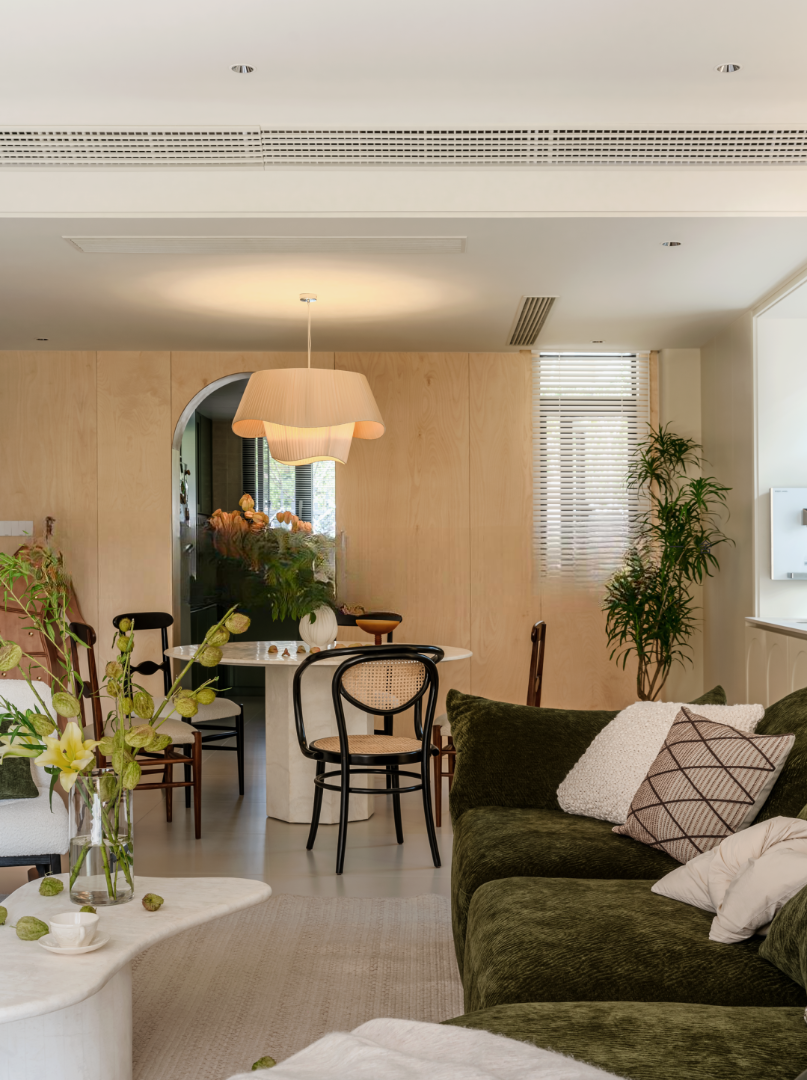 Cặp vợ chồng xây nhà 93m2 cho 3 thế hệ ở thành phố “tấc đất tấc vàng”: “Sống chung với bố mẹ không có gì đáng sợ”- Ảnh 1. Cặp vợ chồng xây nhà 93m2 cho 3 thế hệ ở thành phố “tấc đất tấc vàng”: “Sống chung với bố mẹ không có gì đáng sợ”- Ảnh 1.