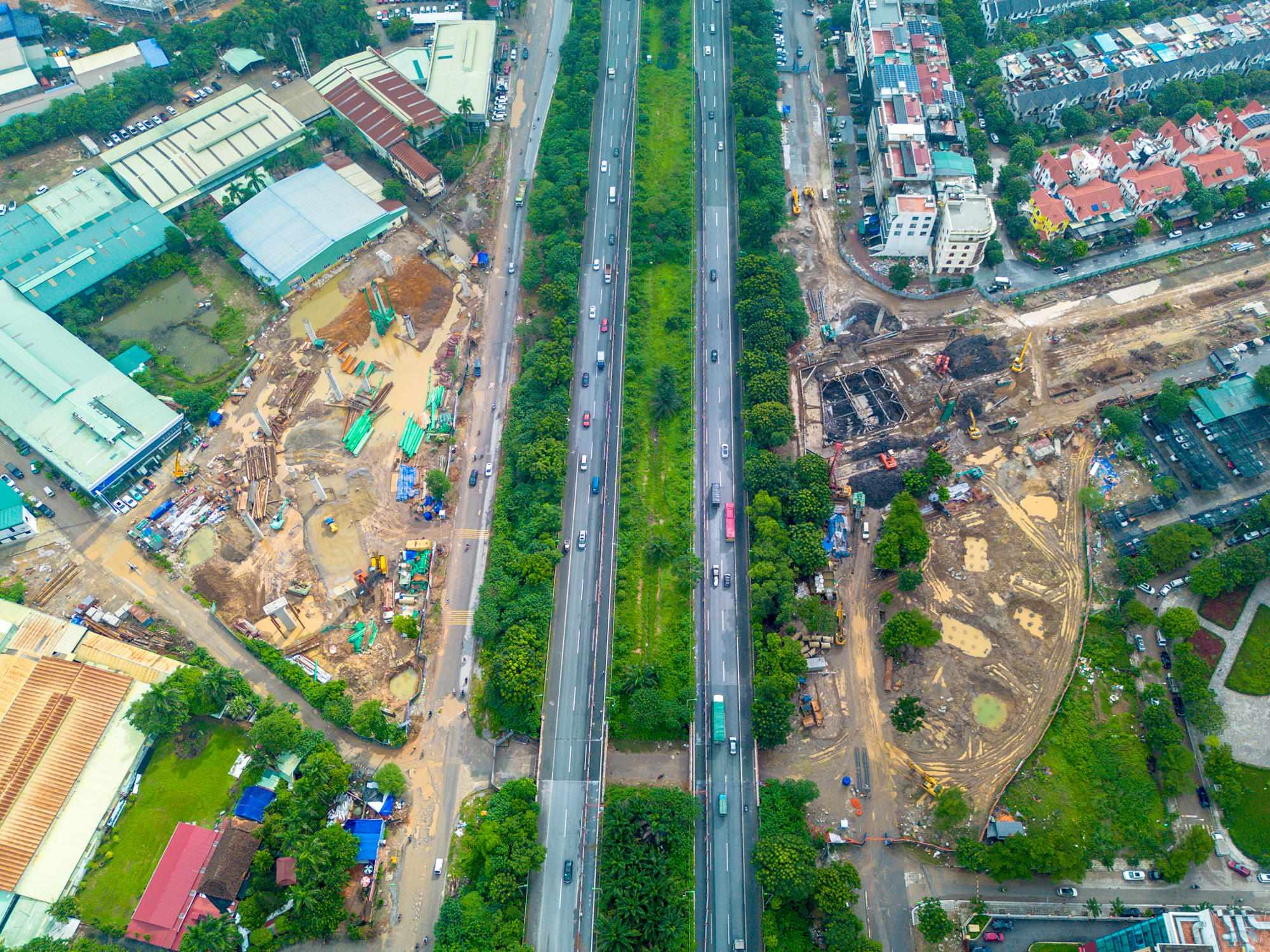 Thay bạn đi xem công trường xây nút giao 2.400 tỷ vượt qua đại lộ rộng nhất Việt Nam- Ảnh 2. Thay bạn đi xem công trường xây nút giao 2.400 tỷ vượt qua đại lộ rộng nhất Việt Nam- Ảnh 2.