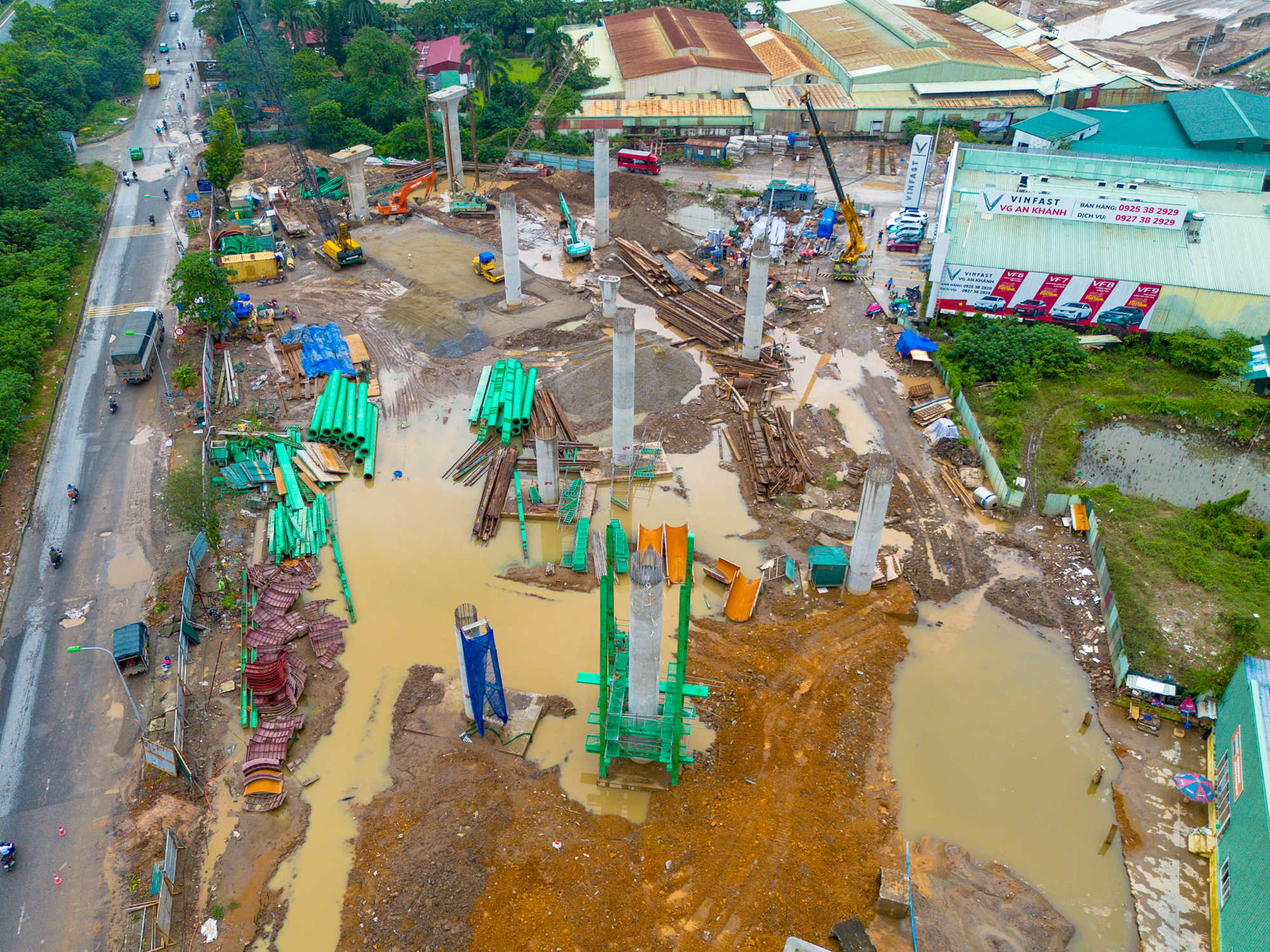 Thay bạn đi xem công trường xây nút giao 2.400 tỷ vượt qua đại lộ rộng nhất Việt Nam- Ảnh 4. Thay bạn đi xem công trường xây nút giao 2.400 tỷ vượt qua đại lộ rộng nhất Việt Nam- Ảnh 4.