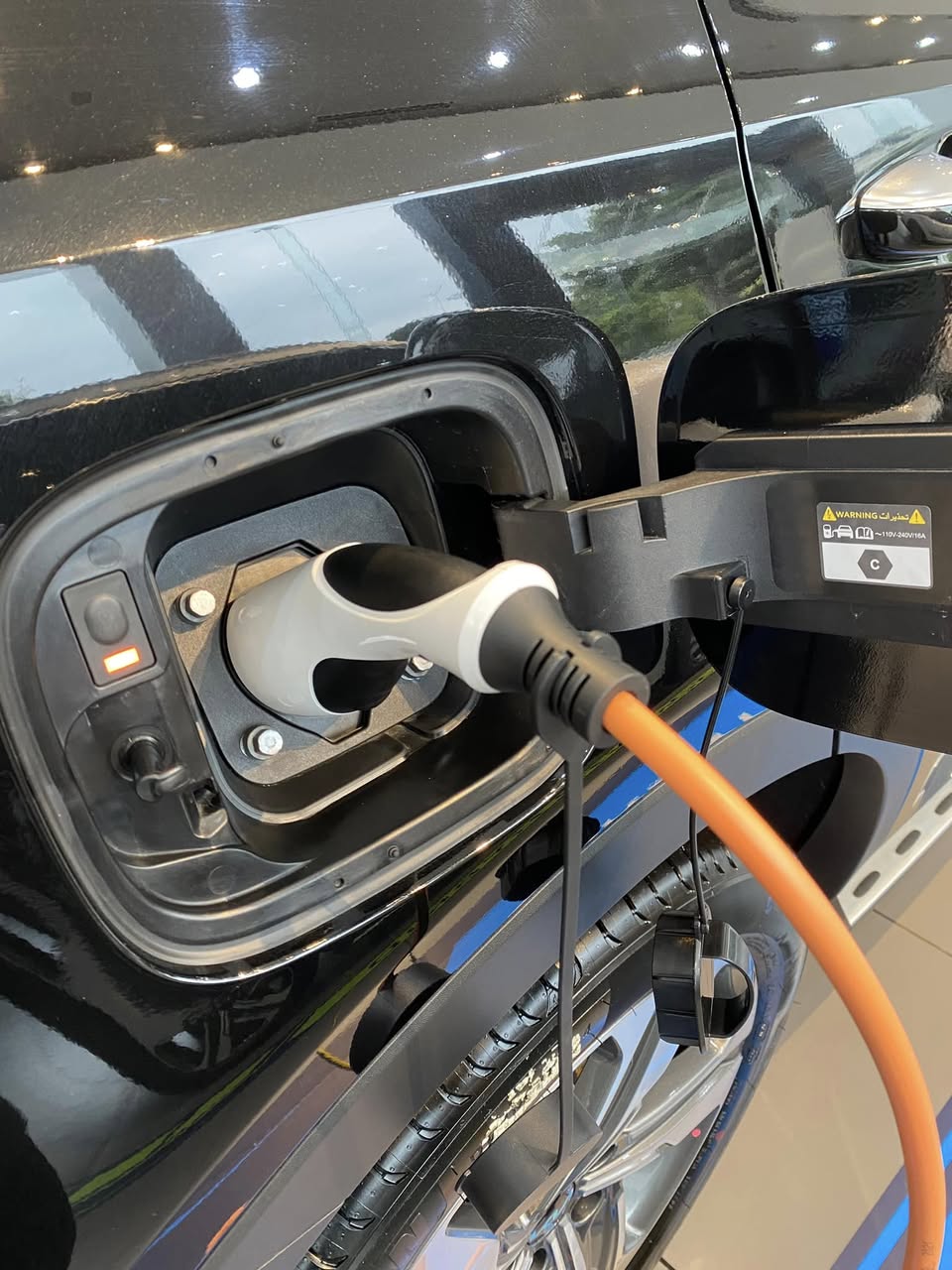 Kia Sorento PHEV giảm 150 triệu đồng tại đại lý: Giá thực tế rẻ hơn ban đầu 410 triệu đồng nhưng người mua phải đánh đổi 2 điều- Ảnh 4. Kia Sorento PHEV giảm 150 triệu đồng tại đại lý: Giá thực tế rẻ hơn ban đầu 410 triệu đồng nhưng người mua phải đánh đổi 2 điều- Ảnh 4.