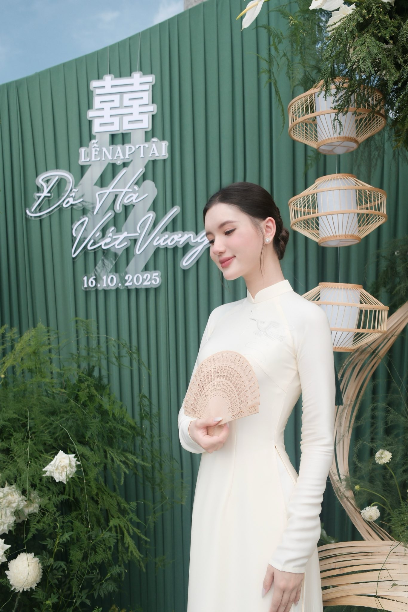 Chân dung cô gái xách vali cho Đỗ Hà ở Thanh Hoá gây sốt: Camera lia vội mà cũng cỡ này hả?- Ảnh 5. Chân dung cô gái xách vali cho Đỗ Hà ở Thanh Hoá gây sốt: Camera lia vội mà cũng cỡ này hả?- Ảnh 5.