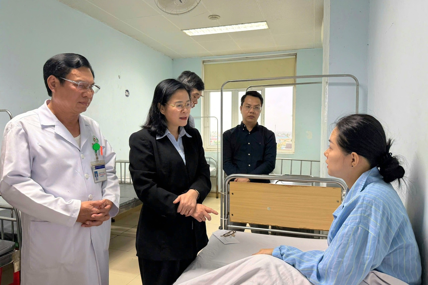 5 phút cuồng loạn của kẻ truy sát khiến 7 người trong bệnh viện bị thương- Ảnh 2. 5 phút cuồng loạn của kẻ truy sát khiến 7 người trong bệnh viện bị thương- Ảnh 2.