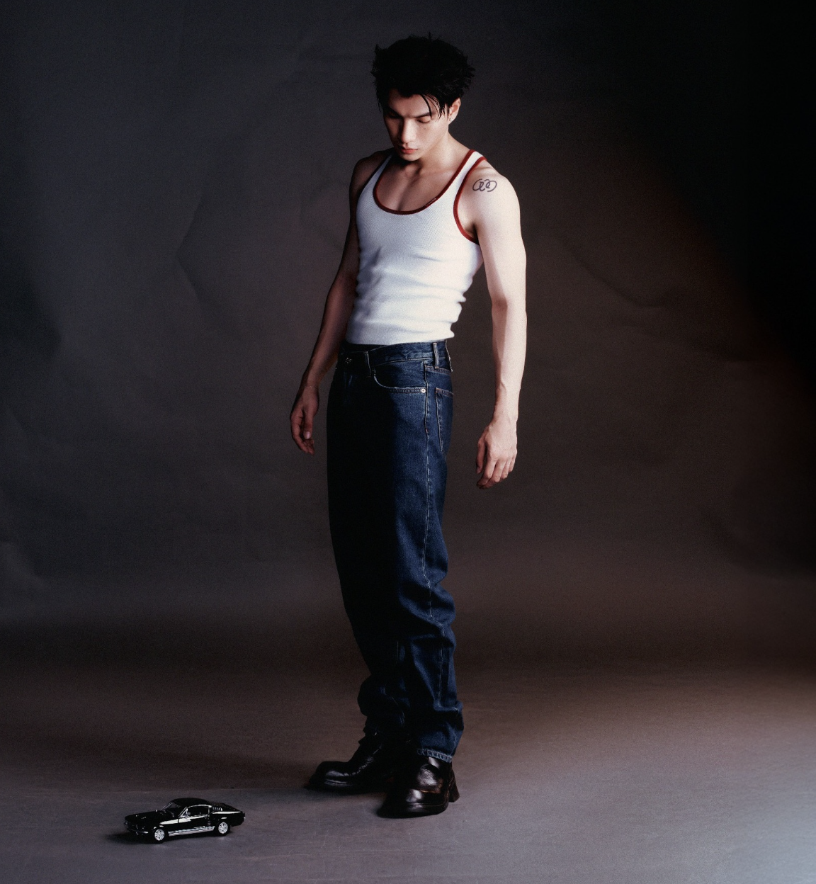 HIEUTHUHAI sẵn sàng phối hợp với các cơ quan chức năng để rà soát bài hát Trình- Ảnh 2. HIEUTHUHAI sẵn sàng phối hợp với các cơ quan chức năng để rà soát bài hát Trình- Ảnh 2.