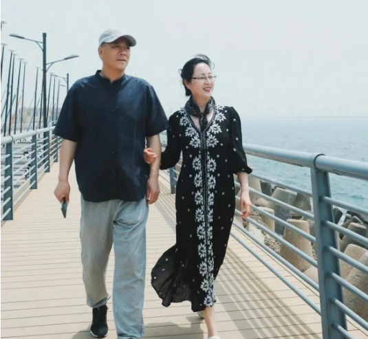 Bác họ lương hưu 30 triệu đồng, cha tôi chỉ có 5 triệu đồng: Người sống hạnh phúc hơn không phải ai cũng ngờ tới- Ảnh 1. Bác họ lương hưu 30 triệu đồng, cha tôi chỉ có 5 triệu đồng: Người sống hạnh phúc hơn không phải ai cũng ngờ tới- Ảnh 1.