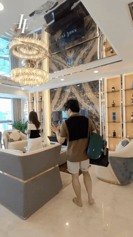 Căn chung cư 4 phòng ngủ giá 62 tỷ đồng khiến dân tình choáng váng: View thẳng ra Nhà thờ Đức Bà, riêng phòng khách đã rộng ngang 1 căn hộ tầm trung- Ảnh 4. Căn chung cư 4 phòng ngủ giá 62 tỷ đồng khiến dân tình choáng váng: View thẳng ra Nhà thờ Đức Bà, riêng phòng khách đã rộng ngang 1 căn hộ tầm trung- Ảnh 4.