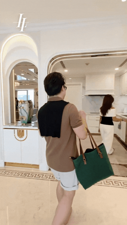 Căn chung cư 4 phòng ngủ giá 62 tỷ đồng khiến dân tình choáng váng: View thẳng ra Nhà thờ Đức Bà, riêng phòng khách đã rộng ngang 1 căn hộ tầm trung- Ảnh 16. Căn chung cư 4 phòng ngủ giá 62 tỷ đồng khiến dân tình choáng váng: View thẳng ra Nhà thờ Đức Bà, riêng phòng khách đã rộng ngang 1 căn hộ tầm trung- Ảnh 16.