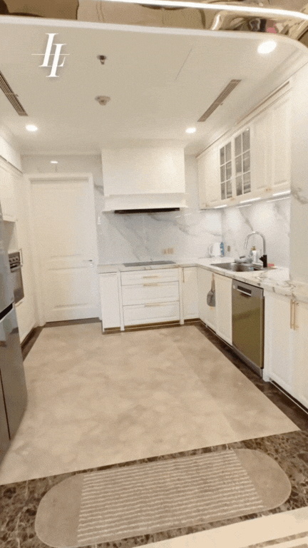 Căn chung cư 4 phòng ngủ giá 62 tỷ đồng khiến dân tình choáng váng: View thẳng ra Nhà thờ Đức Bà, riêng phòng khách đã rộng ngang 1 căn hộ tầm trung- Ảnh 17. Căn chung cư 4 phòng ngủ giá 62 tỷ đồng khiến dân tình choáng váng: View thẳng ra Nhà thờ Đức Bà, riêng phòng khách đã rộng ngang 1 căn hộ tầm trung- Ảnh 17.