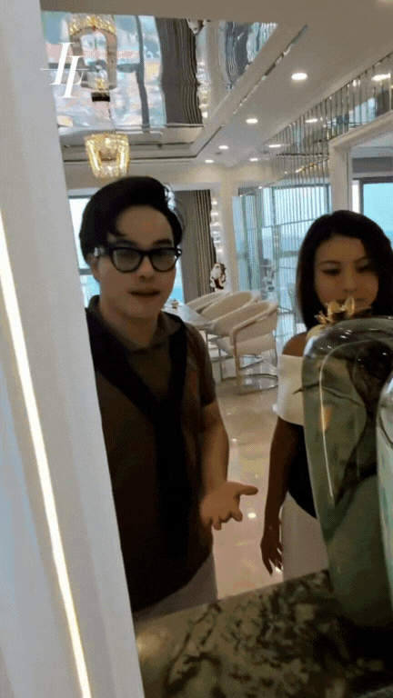 Căn chung cư 4 phòng ngủ giá 62 tỷ đồng khiến dân tình choáng váng: View thẳng ra Nhà thờ Đức Bà, riêng phòng khách đã rộng ngang 1 căn hộ tầm trung- Ảnh 3. Căn chung cư 4 phòng ngủ giá 62 tỷ đồng khiến dân tình choáng váng: View thẳng ra Nhà thờ Đức Bà, riêng phòng khách đã rộng ngang 1 căn hộ tầm trung- Ảnh 3.