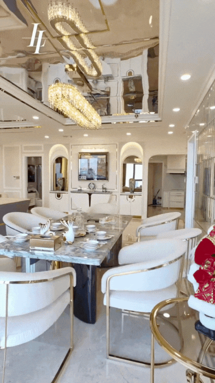 Căn chung cư 4 phòng ngủ giá 62 tỷ đồng khiến dân tình choáng váng: View thẳng ra Nhà thờ Đức Bà, riêng phòng khách đã rộng ngang 1 căn hộ tầm trung- Ảnh 5. Căn chung cư 4 phòng ngủ giá 62 tỷ đồng khiến dân tình choáng váng: View thẳng ra Nhà thờ Đức Bà, riêng phòng khách đã rộng ngang 1 căn hộ tầm trung- Ảnh 5.