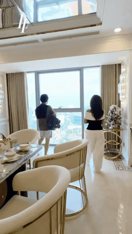 Căn chung cư 4 phòng ngủ giá 62 tỷ đồng khiến dân tình choáng váng: View thẳng ra Nhà thờ Đức Bà, riêng phòng khách đã rộng ngang 1 căn hộ tầm trung- Ảnh 6. Căn chung cư 4 phòng ngủ giá 62 tỷ đồng khiến dân tình choáng váng: View thẳng ra Nhà thờ Đức Bà, riêng phòng khách đã rộng ngang 1 căn hộ tầm trung- Ảnh 6.