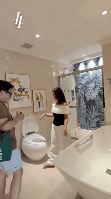 Căn chung cư 4 phòng ngủ giá 62 tỷ đồng khiến dân tình choáng váng: View thẳng ra Nhà thờ Đức Bà, riêng phòng khách đã rộng ngang 1 căn hộ tầm trung- Ảnh 8. Căn chung cư 4 phòng ngủ giá 62 tỷ đồng khiến dân tình choáng váng: View thẳng ra Nhà thờ Đức Bà, riêng phòng khách đã rộng ngang 1 căn hộ tầm trung- Ảnh 8.