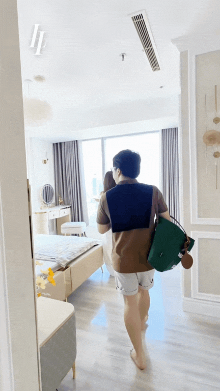 Căn chung cư 4 phòng ngủ giá 62 tỷ đồng khiến dân tình choáng váng: View thẳng ra Nhà thờ Đức Bà, riêng phòng khách đã rộng ngang 1 căn hộ tầm trung- Ảnh 9. Căn chung cư 4 phòng ngủ giá 62 tỷ đồng khiến dân tình choáng váng: View thẳng ra Nhà thờ Đức Bà, riêng phòng khách đã rộng ngang 1 căn hộ tầm trung- Ảnh 9.