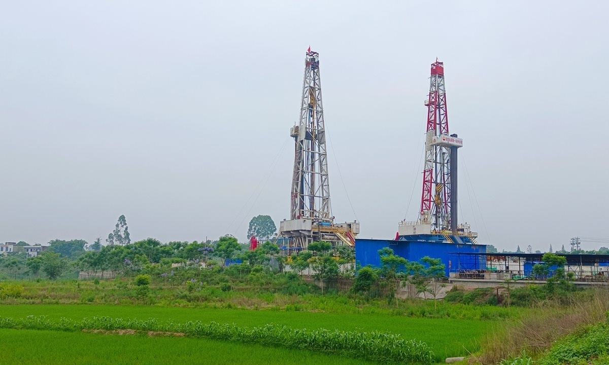 Khoan thủng 2.000 m đất đá, quốc gia BRICS bất ngờ mở khóa “mỏ vàng đen” với trữ lượng hơn 100 triệu tấn, củng cố vị thế an ninh năng lượng- Ảnh 1. Khoan thủng 2.000 m đất đá, quốc gia BRICS bất ngờ mở khóa “mỏ vàng đen” với trữ lượng hơn 100 triệu tấn, củng cố vị thế an ninh năng lượng- Ảnh 1.