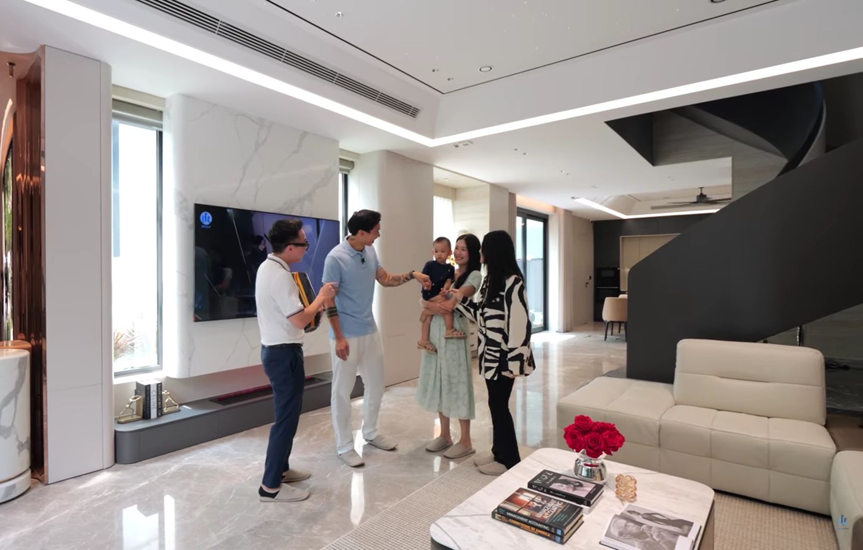 Đoàn Văn Hậu nói lý do tậu biệt thự 2 mặt tiền 142m2 vài chục tỷ ở Hà Nội- Ảnh 2.