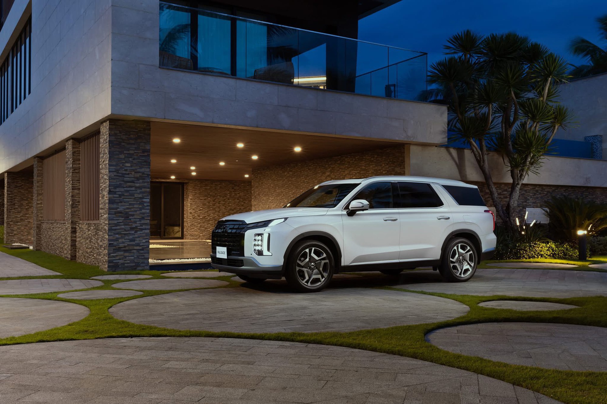 Không chỉ chính hãng, hàng loạt đại lý Hyundai giảm giá hàng chục triệu đồng cho cả i10, Venue…- Ảnh 4.