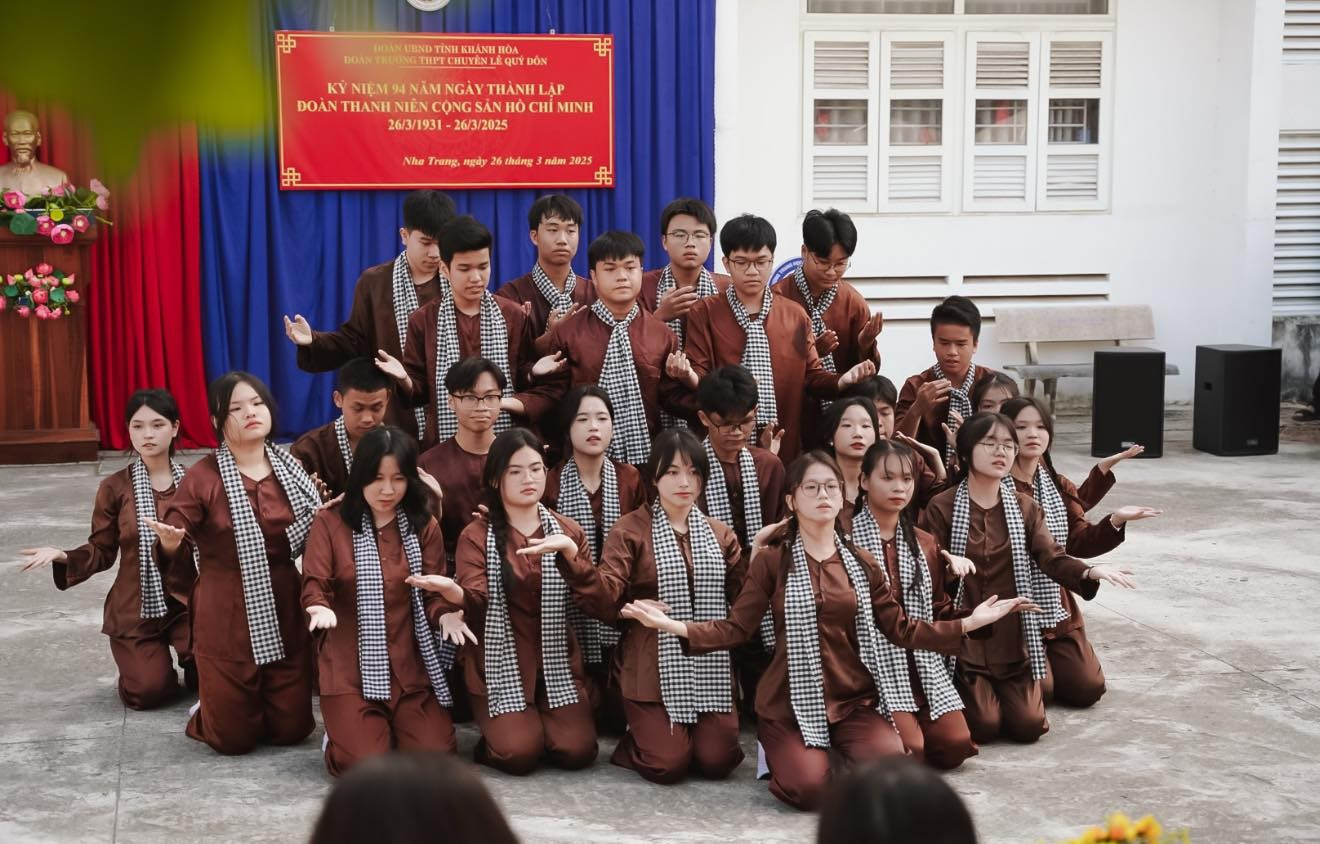 Ngôi trường miền biển 6 năm có 2 học sinh vào Chung kết Olympia, rộng tới 45.000m2, học thì giỏi mà chơi cũng hết mình- Ảnh 5.
