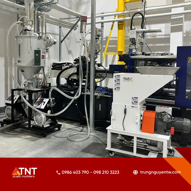 Trung Nguyên TNT cung cấp hệ thống phụ trợ cho máy ép nhựa tại nhà máy FDI- Ảnh 2. Trung Nguyên TNT cung cấp hệ thống phụ trợ cho máy ép nhựa tại nhà máy FDI- Ảnh 2.