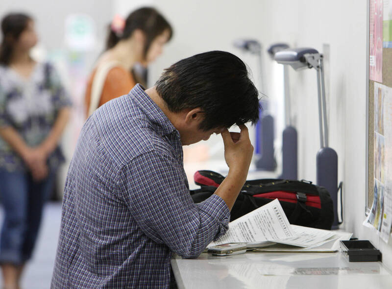 Tiết kiệm chục triệu tiền phí môi giới, người đàn ông mất hơn 1 tỷ đồng vì mua nhà "qua tay"- Ảnh 2.