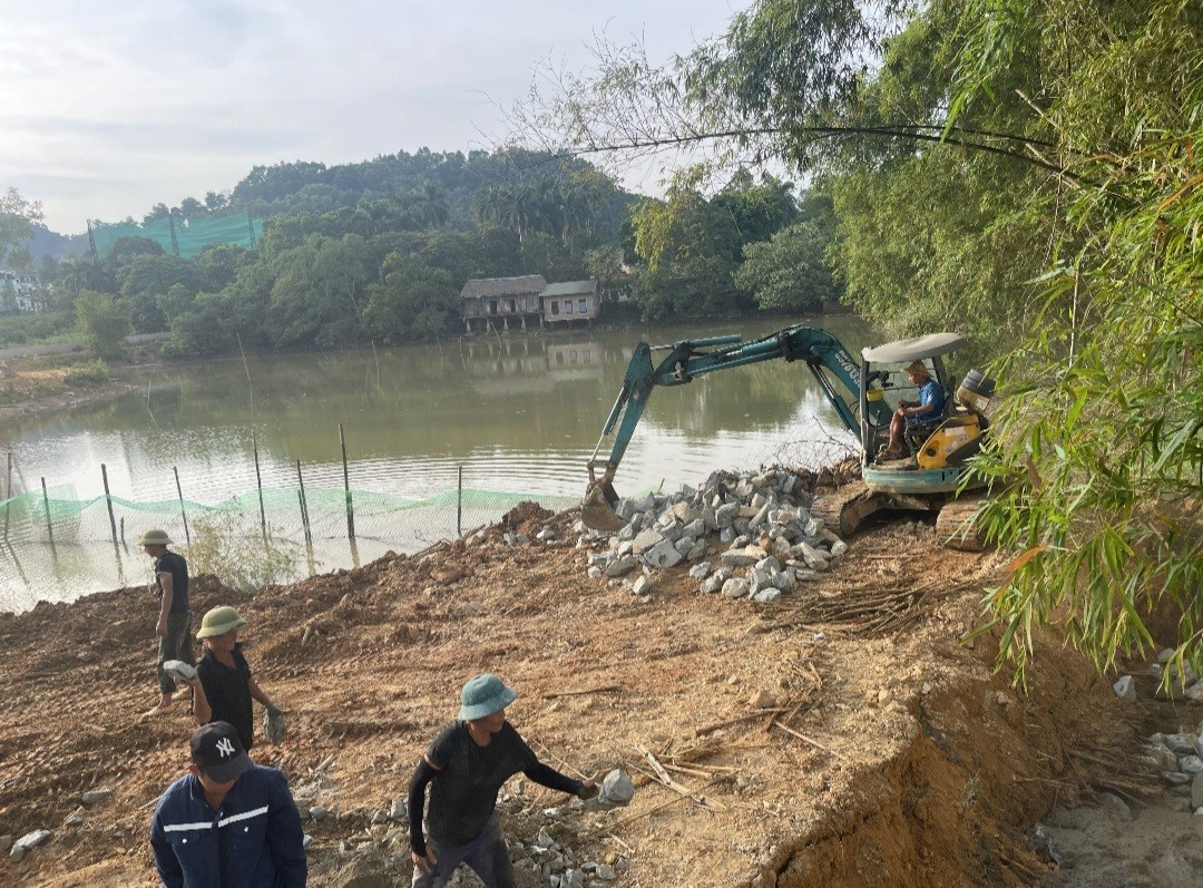 Hà Nội: Ao, hồ liên tục bị san lấp trái phép, chính quyền 'mũ ni che tai'?- Ảnh 7. Hà Nội: Ao, hồ liên tục bị san lấp trái phép, chính quyền 'mũ ni che tai'?- Ảnh 7.