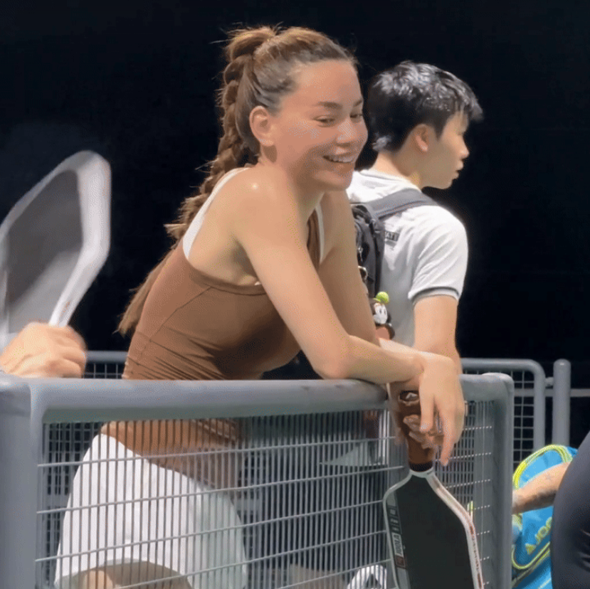 Hồ Ngọc Hà trên sân pickleball: Mặt mộc tuổi ngoài 40 quá là "đỉnh cao", kết thân mấy thứ này khó mà suy giảm khí chất- Ảnh 1. Hồ Ngọc Hà trên sân pickleball: Mặt mộc tuổi ngoài 40 quá là "đỉnh cao", kết thân mấy thứ này khó mà suy giảm khí chất- Ảnh 1.