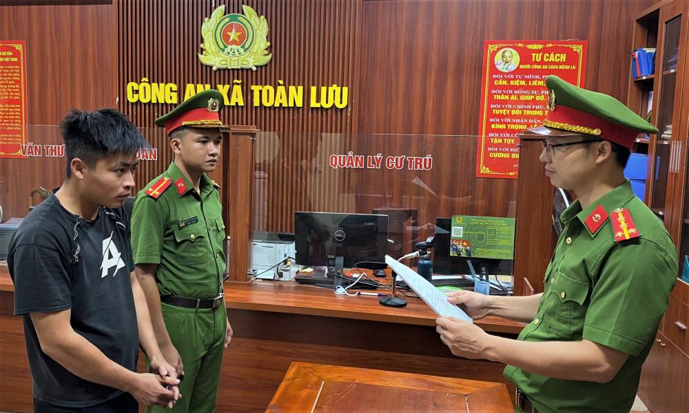 Khởi tố, tạm hoãn xuất cảnh với Đặng Đình Thắng- Ảnh 1. Khởi tố, tạm hoãn xuất cảnh với Đặng Đình Thắng- Ảnh 1.