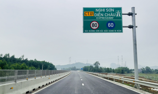 Sơn Hải Group chào đón phu nhân TGĐ Viết Vương theo cách "phước hết phần thiên hạ"- Ảnh 3. Sơn Hải Group chào đón phu nhân TGĐ Viết Vương theo cách "phước hết phần thiên hạ"- Ảnh 3.