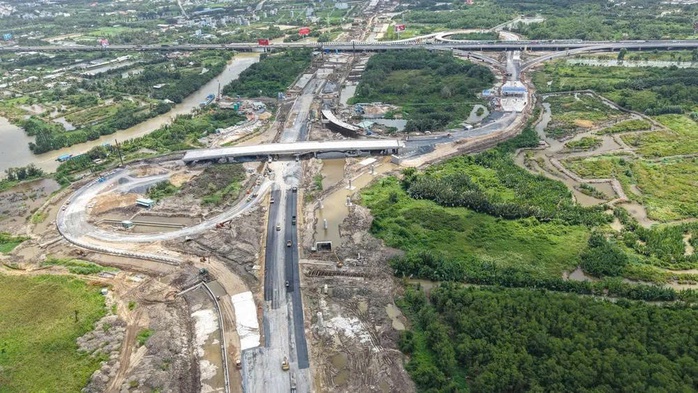 Vành đai 3 vẫn kịp thông xe dù gặp sự cố xô lệch- Ảnh 1. Vành đai 3 vẫn kịp thông xe dù gặp sự cố xô lệch- Ảnh 1.